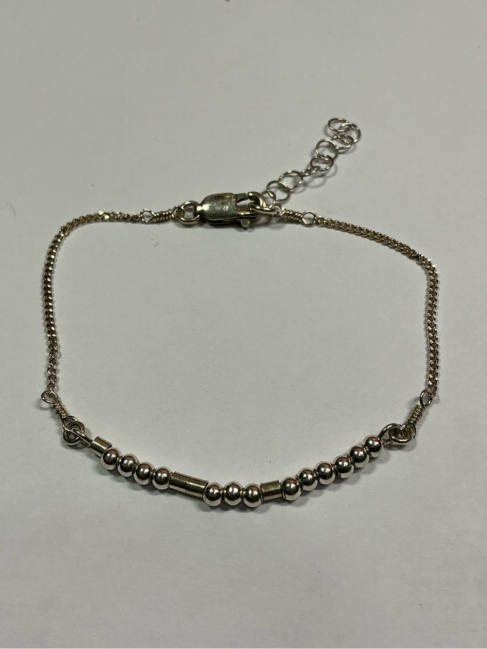Elegant Silver Beaded Womenās Bracelet